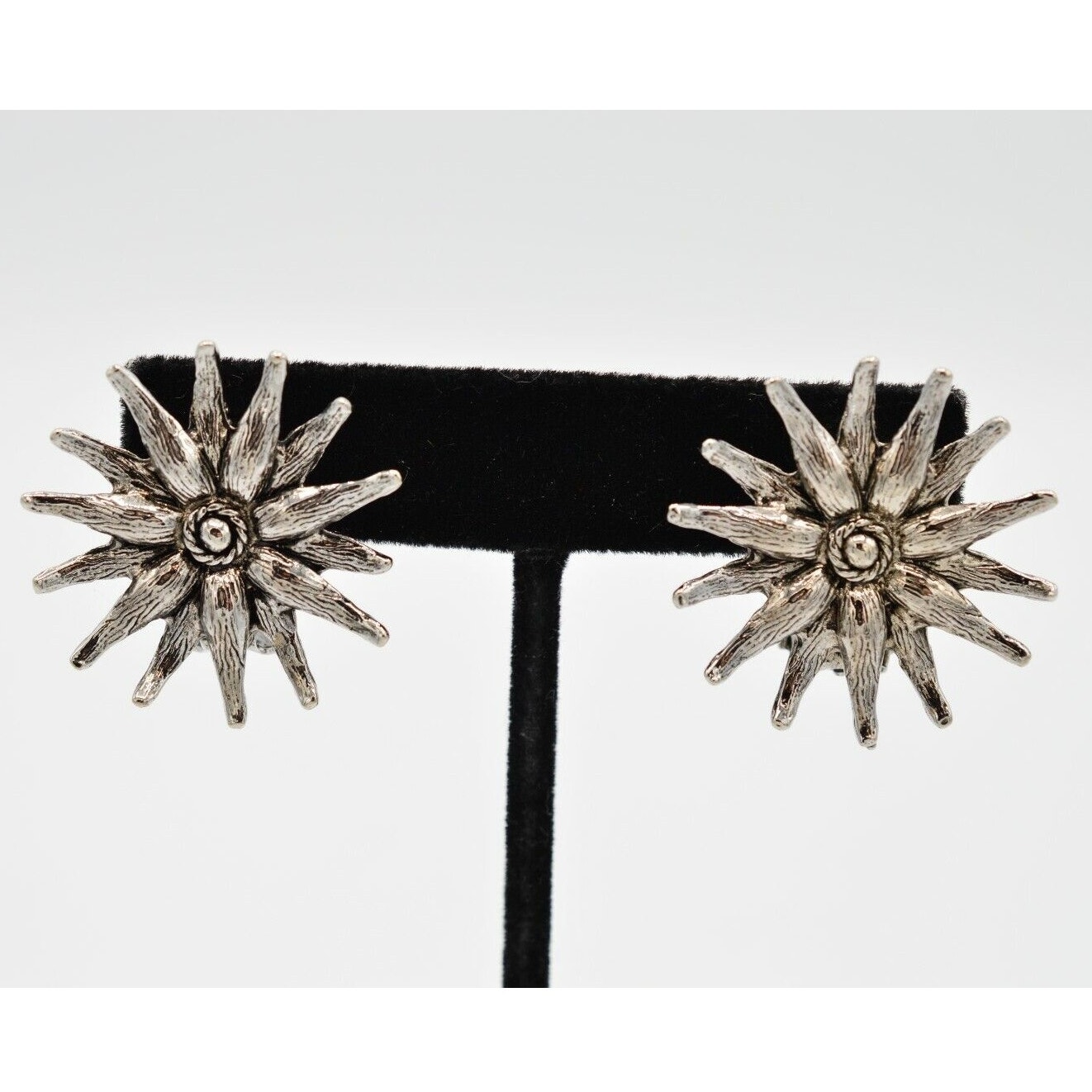Hollycraft Vintage Clip On Star Earrings Floral Gunmetal Silver Signed 60s Binc